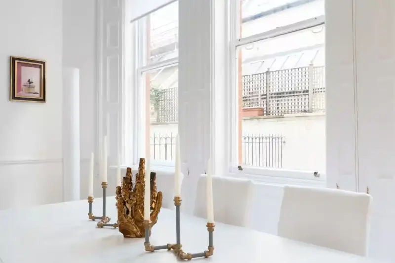 Chic & Antique Mayfair Haven in Mayfair